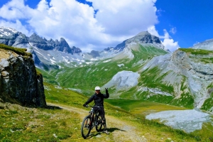 41532055_1737314466391963_2055885679342125056_o